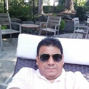 Meet your Posher, Lois